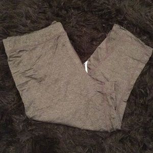 NEW Xersion Fitted Capri Workout Capri Pants